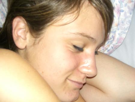 ju été tré matinal étenoné ke ct son anniv dc du cou elle ma pri en foto cte pute !!mdr!!la ganache!mé bon jtm tro kan mm!!