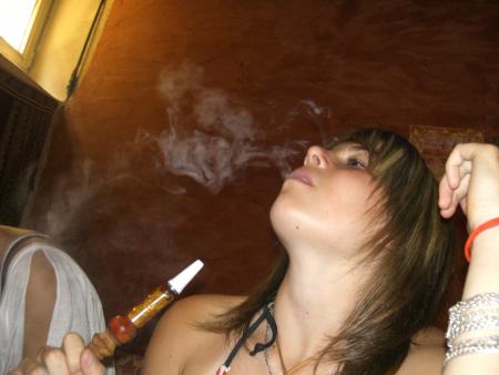 hey ma sista damour o narguilé!!c pa bien!!mddr!!!JtM tro for ma sista!!